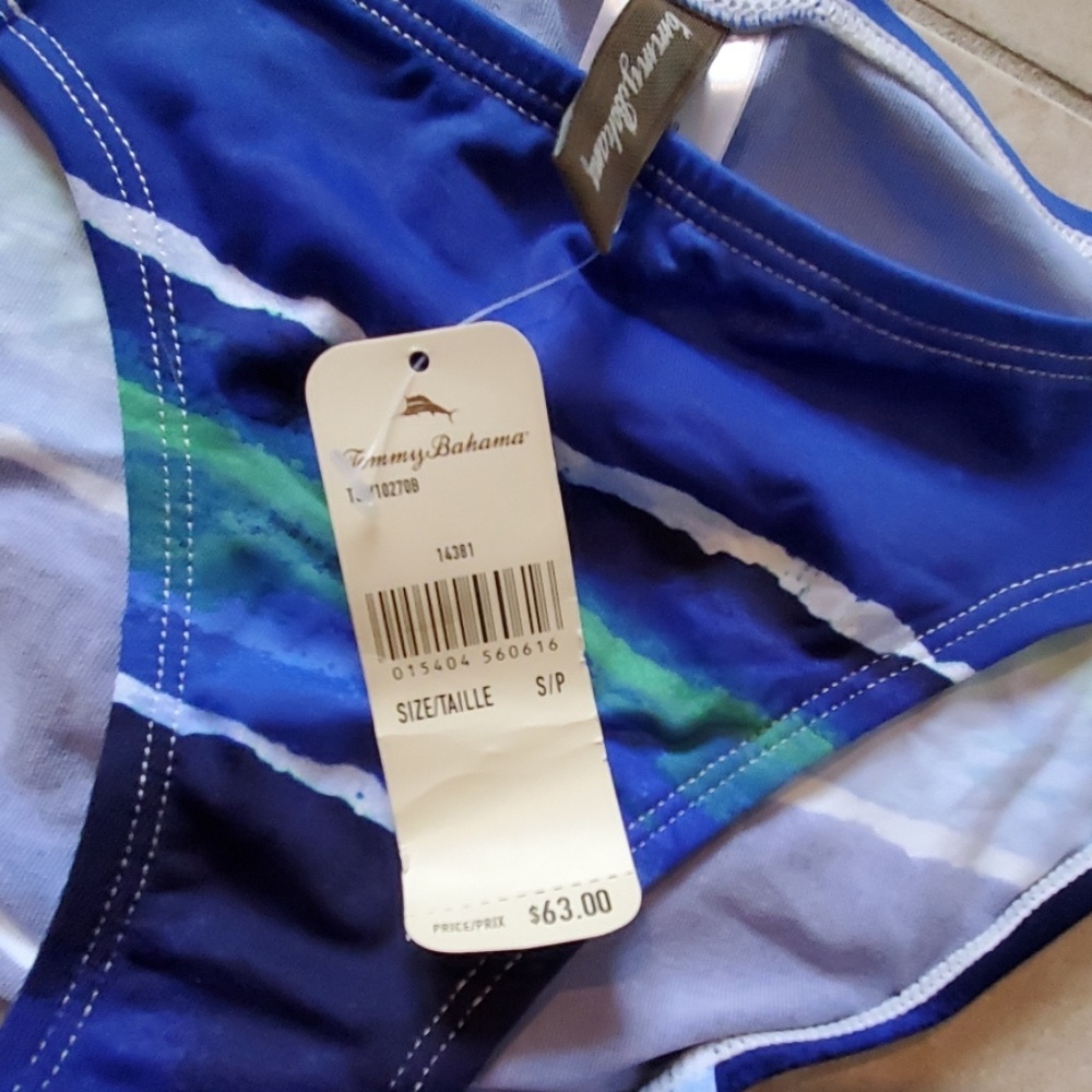 Bathsuit - Picture 3 of 5